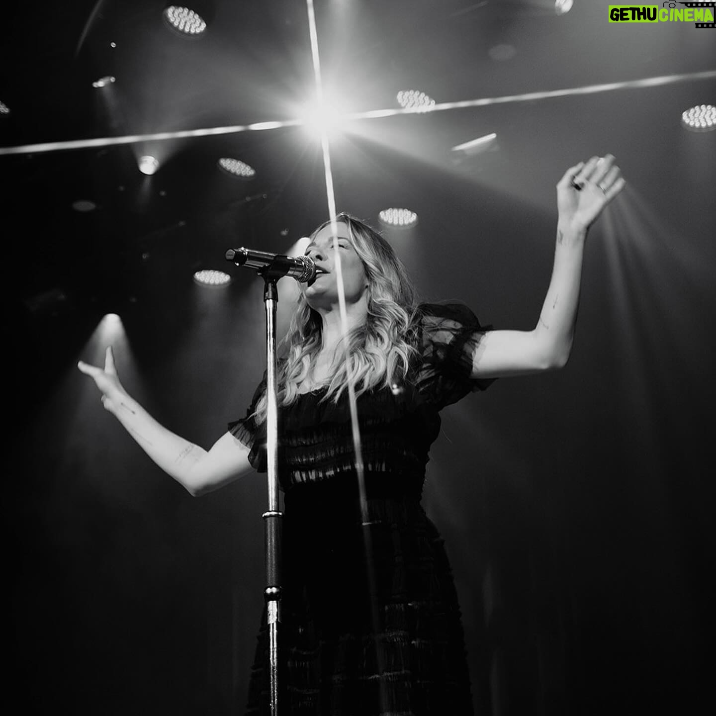 LeAnn Rimes - 32.1K Likes - nashville, you were a dream as always 🎄 thank you for braving the storm and spending the evening with us.
and a big thank you to @itsbeccamitchell for capturing these special moments (even during the basement madness from the tornado) i have the most talented loves as fans that have become friends through the years 🤍 beyond grateful!
ps ~ make sure to scroll to the last photo 📸😂