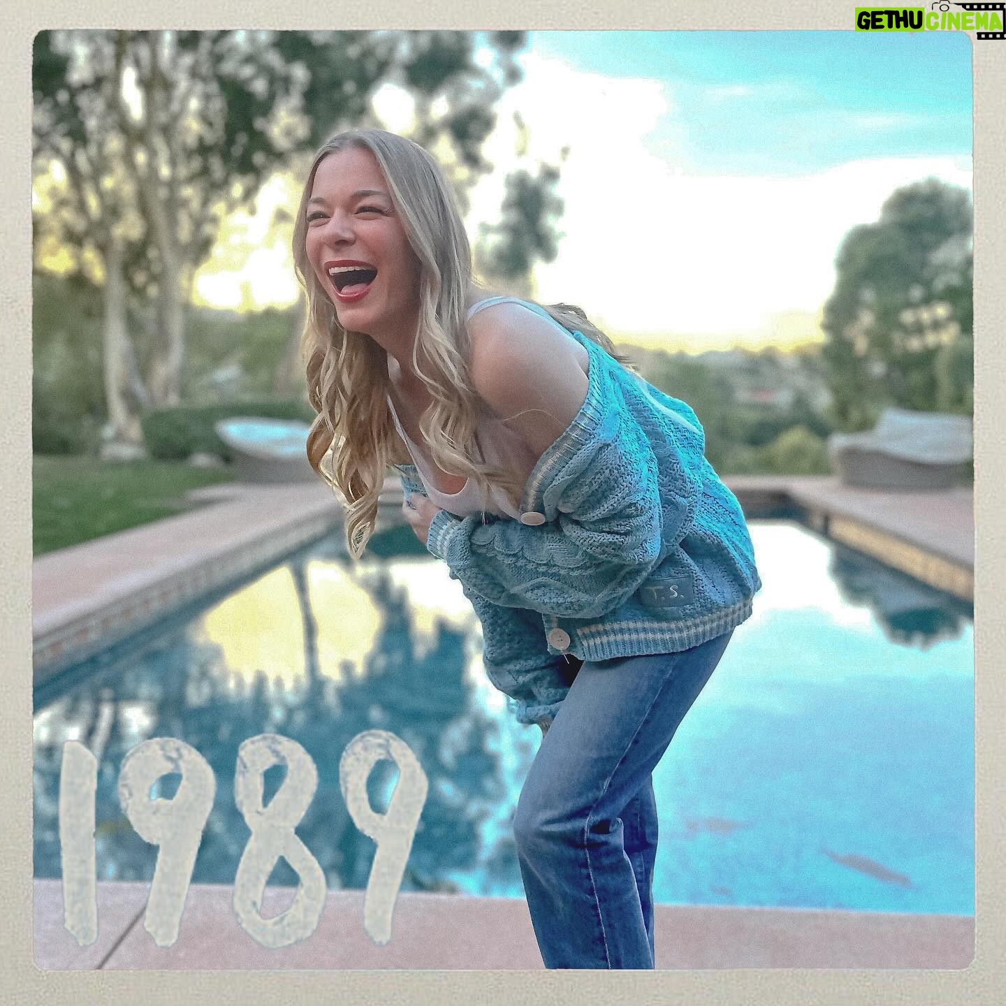 LeAnn Rimes - 32K Likes - it’s a 1989 (“taylor’s version” of course) and red lip kinda day… thank you for my cardigan @taylorswift ✨
couldn’t resist a little recreate, seeing that it was halloween 🎃 and all!