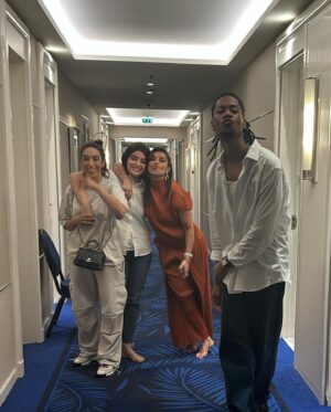Leïla Bekhti Instagram - À Cannes j’ai :
- réfléchi visiblement 
- j’étais trop heureuse de retrouver des gens que j’aime 
- j’ai eu la chance de manger des pizzas 
- je me suis allongée sur un balcon 
- j’ai imité l’une de mes actrices préférées 
- j’étais avec des teams de rêve 
- j’ai assisté au dîner lights on women et c’est FATIMA KACI qui s’est distinguée avec son court métrage 
- j’ai croisé un des personnages de « je verrai toujours vos visages » mais qui?
- et on s’est pris pour Eminem pendant 30 secondes avec Adèle, je pensais qu’elle connaissait les paroles , j’ai été prise d’une jalousie profonde mais finalement elle faisait du Yahourt comme moi , du coup j’ai été hyper rassurée . 

.
Et évidemment bravo à Justine Triet et toute son équipe pour cette palme 💘