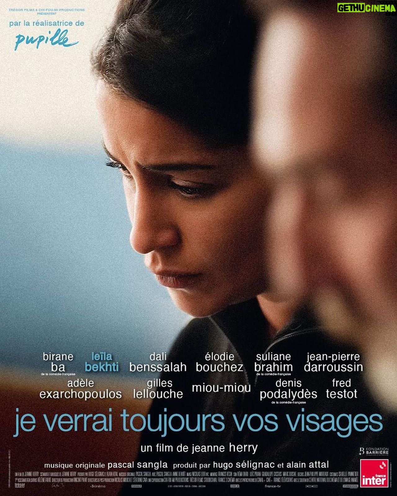 Leïla Bekhti - 26.1K Likes - JE VERRAI TOUJOURS VOS VISAGES, un film de Jeanne Herry, au cinéma le 29 mars .
.
Depuis 2014, en France, la Justice Restaurative propose à des personnes victimes et auteurs d’infraction de dialoguer dans des dispositifs sécurisés, encadrés par des professionnels et des bénévoles comme Judith, Fanny ou Michel. Nassim, Issa, et Thomas, condamnés pour vols avec violence, Grégoire, Nawelle et Sabine, victimes de homejacking, de braquages et de vol à l'arraché, mais aussi Chloé, victime de viols incestueux, s’engagent tous dans des mesures de Justice Restaurative. Sur leur parcours, il y a de la colère et de l’espoir, des silences et des mots, des alliances et des déchirements, des prises de conscience et de la confiance retrouvée… Et au bout du chemin, parfois, la réparation...