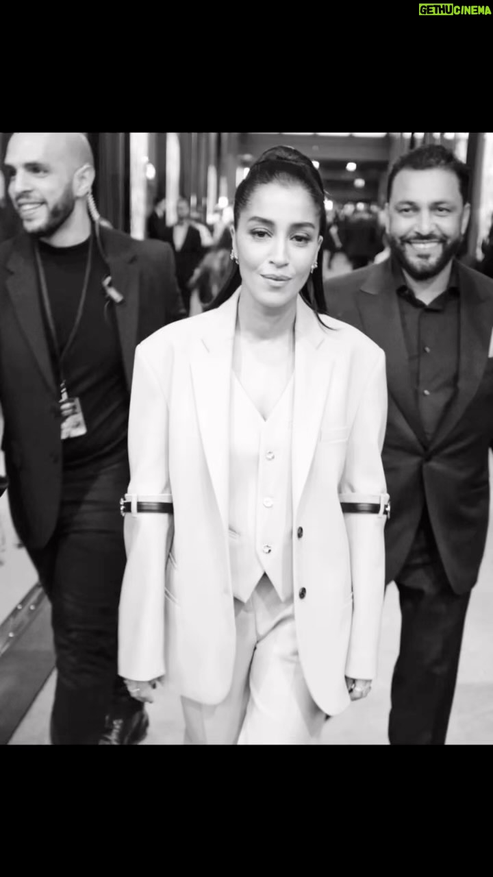 Leïla Bekhti - 26.3K Likes - Rendons à César ce qui lui appartient …
Je ne me suis évidemment pas réveillée comme ça vendredi matin en allant aux Cesar, « i woke up like this » c’est pas vrai les filles ;)
Alors merci à @lorandymua @annebochon @danylparis @pierarnostudio @leilaboumedjane @marineinthecity @tiffanyandco @lorealparis @coperni @mm6maisonmargiela @hotelchateauvoltaire et mon cavalier fraternel @jeanrachidk
.
CESAR DE LA MEILLEURE TEAM 💫