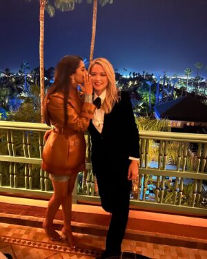 Leïla Bekhti Instagram - Quand je vois @efira_virginie au @marrakechfilmfestival 💘
.
📸 @nielsschneider