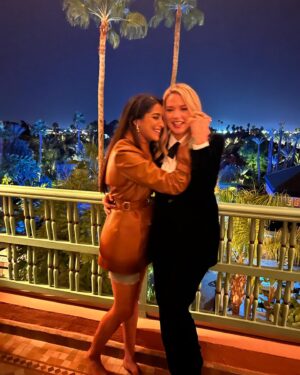 Leïla Bekhti Instagram - Quand je vois @efira_virginie au @marrakechfilmfestival 💘
.
📸 @nielsschneider