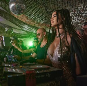 Leïla Ben Khalifa Instagram - When the beat goes on… and on… and on 🎧 @monkeylovecamp with @vanjeemusic 

Stolen shots 📸 by @mosessiluk 

#burningman  #blackrockcity #monkeylovecamp