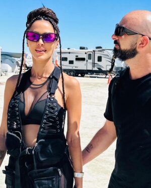 Leïla Ben Khalifa Instagram - Day 0

#burningman #burningman2023 #blackrockcity  #monkeylovecamp