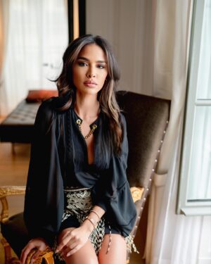 Leïla Ben Khalifa Instagram - 🖤

#paris #parisfashionweek #pfw
