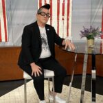 Lea DeLaria Instagram - Stopped by @newyorklivetv to chat about @potusbway, thank you @sara_gore 😘