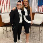Lea DeLaria Instagram - Stopped by @newyorklivetv to chat about @potusbway, thank you @sara_gore 😘