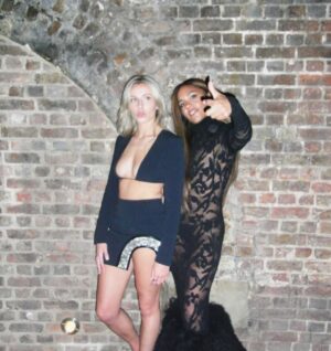 Leah Williamson Instagram - Temperatures dropped hasn’t it