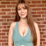 Leanna Decker Instagram - Hi, hope you smile today 😊