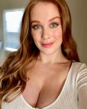 Leanna Decker Instagram - Happy Saturday 🥰