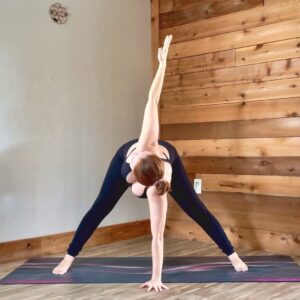 Leanna Decker Instagram - With an open heart, I’m ready for new beginnings ✨
#parivrttaprasaritapadottanasana #revolvedwideleggedforwardfold #practice #yoga #yogapractice #yogi #prenatalyoga #stillmindawakenedheart