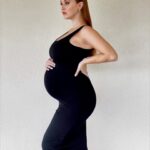 Leanna Decker Instagram - Hello Third trimester, I can’t believe we’re here already. I’m going to be someone’s MOM🥺 I Still can’t comprehend the fact that this body is capable of creating life. It’s a magical blessing! ✨ #wearing @bumpsuit Use code LEANNA20 for 20% off ✨ #pregnancy #pregnancyjourney #maternityfashion #thirdtrimester #28weekspregnant #boymom