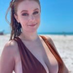 Leanna Decker Instagram - Heyyyy Monday 👋 How goes it? Every week that passes by means, I’m getting closer to meeting my baby boy! 💙😁 #hopeyouhaveagreatday