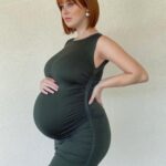 Leanna Decker Instagram - New hair happiness 🥰 Swipe for a #bumpdate Thank you @seminikole @marmaladesalonandboutique for bringing my #sassybobcut vision to life ✨ #pregnancy #pregnancyjourney #boymom #33weekspregnant #thirdtrimester #blanqigirls