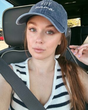 Leanna Decker Instagram - 💙☀️
