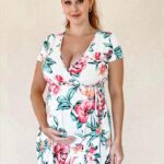 Leanna Decker Instagram - I’ve got the whole world in my hands ✨ #pregnancy #bumpdate #24weekspregnant #pregnancyjourney #maternityfashion #boymom