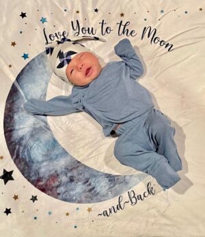 Leanna Decker Instagram - Just over here trying to grasp the fact that my baby boy is one month old 🥺💙 #timeisathief #boymom