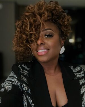 Ledisi Instagram - Wow…. I cried watching the graduates and students honor us tonight at @berkleecollege Commencement Concert! @santarosalive @qtiptheabstract @ledisi  It was an honor to share a moment on stage. This cold is tryna take me down!😂 I can’t believe this night! #honorarydoctorate I can’t believe this month…what a year! Graduation in the morning. More tears. But God. 

Thanks @kingtroi for making me feel regal. I love you little brother. 

📷 @rontyoung