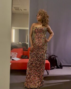 Ledisi Instagram - In somebody’s dressing room. I like this dress. I have a really bad cold but I don’t look how I feel. ✨