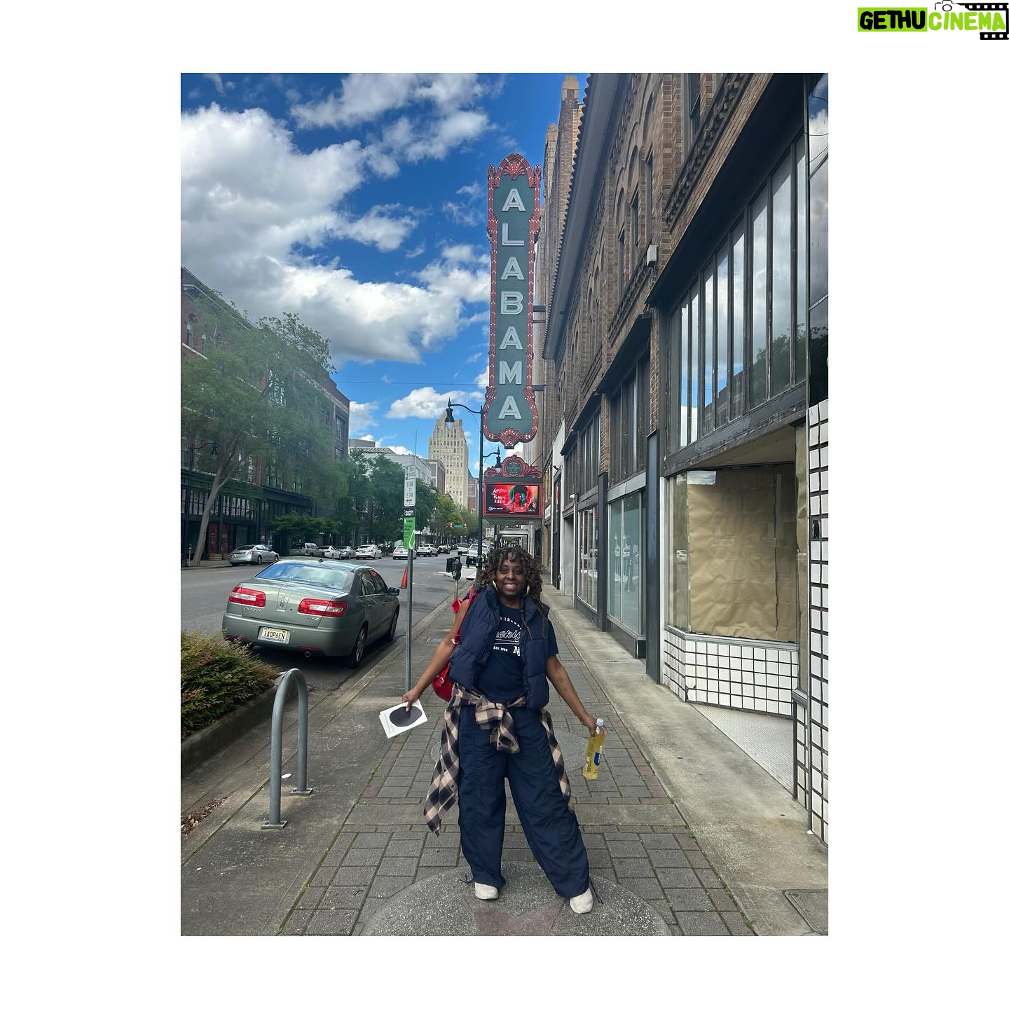 Ledisi Instagram - ALABAMA we are here! Bigger Theater too. @altheatre Second Pic π· @rontyoung Lyric Theater 2021! @raheem_devaughn and I are ready! See ya soon! New Orleans see you Friday! #ledisi #goodlifetour #thegoodlife #raheemdevaughn #bjthechicagokid
