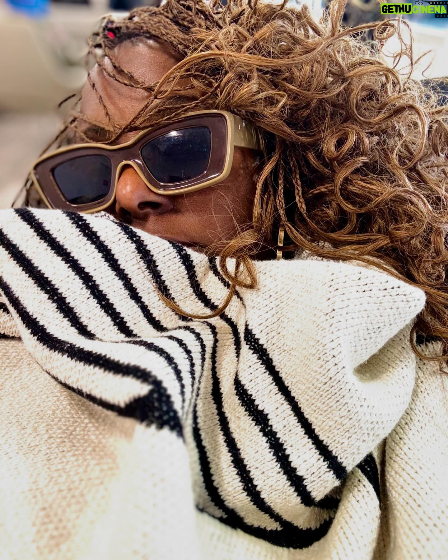 Ledisi Instagram - One more. The 27th Show. Delayed flight to Oakland. LA you took my breath away. I’ll post about it later. This tour has been life changing. The goal always finish strong. ✨ #thegoodlife #thegoodlifetour #ledisi #raheemdevaughn #bjthechicagokid