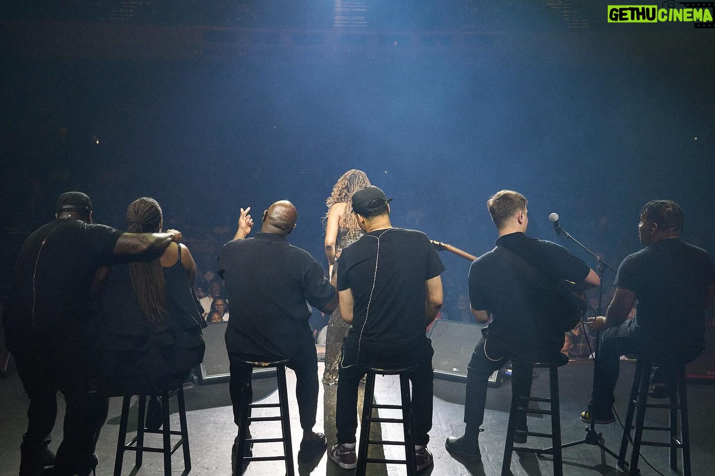 Ledisi Instagram - Still trying to process one of the greatest experiences on the road. My Family. You helped make it possible. Thank You. Thats all I got right now. ππΎ β¨ #goodlife #thegoodlifetour #ledisi π· @rontyoung