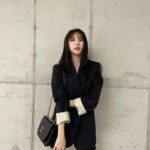 Lee Chae-yeon Instagram - 쪼오끔 흐린 날씨☁️ 점심은 드셨어요?