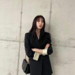 Lee Chae-yeon Instagram - 쪼오끔 흐린 날씨☁️ 점심은 드셨어요?