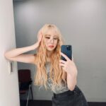 Lee Chae-yeon Instagram - 내 머리카락 뽂뽂뽂음밥