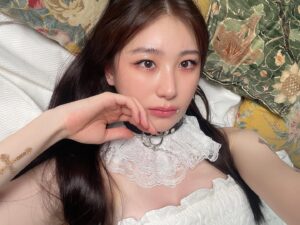 Lee Chae-yeon Instagram - 🤍🖤🤍🖤