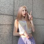 Lee Chae-yeon Instagram – 보라돌이✌🏻
2주만에 다시 한 번 KNOCK 무대를 
보여드릴 수 있게 되었습니다 ･ᴗ･̥̥̥♡ 
사랑해주신 많은 분들께 진심으로 감사드리구..
앞으로 있을, 앞으로 계속 될 저의 무대도 
항상 최선을 다할게요!🤍 기대해주세요✨!!