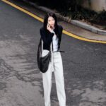 Lee Chae-yeon Instagram - 누구한테 전화왔을까 🌱봄한테..?