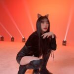Lee Chae-yeon Instagram - 🐈‍⬛
