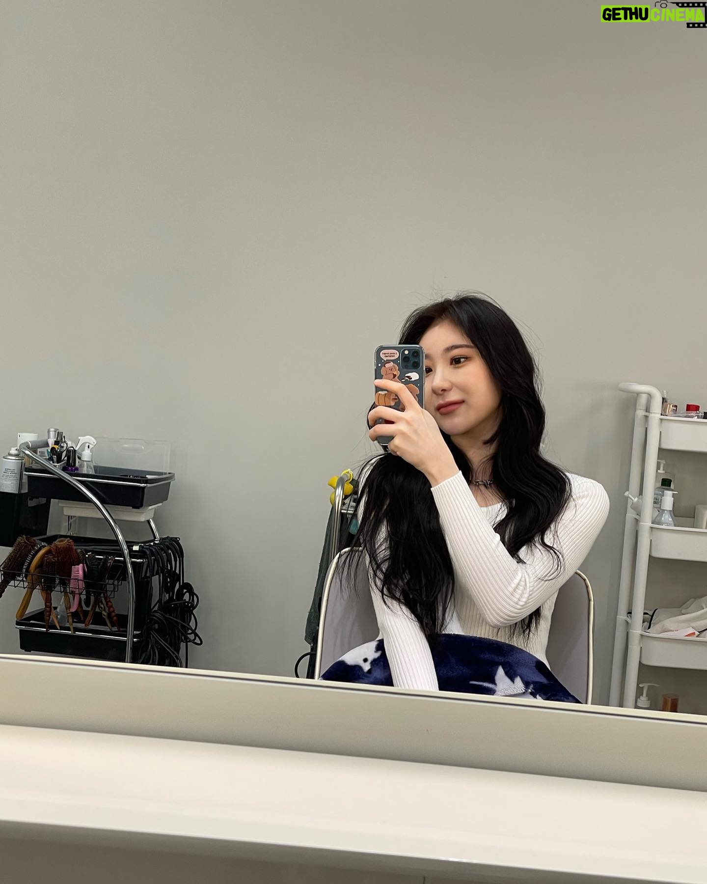 Lee Chae-yeon Instagram - π«‘νμ¬ λ€λ
μμ΅λλ€! μΆμ΄ λ μ¨λ λ€ μμλ§νΌ λ¨κ²κ² λ°κ²¨μ£Όμ
μ κ°μ¬νμ΅λλ€ππ»ββοΈμ μλλ§ μ μ ν¨κ»ν μκ°μΌλ‘ μ’μ λ°€μ΄ λμ
¨κΈΈ λ°λΌκ΅¬μ.. π μΆμ΄ 겨μΈμ κ³ μνμλ λͺ¨λ κ΅κ΅° μ₯λ³λΆλ€ μνμ§λ§μκ³ ..μΈμ λ νμ΄ν
μ
λλ€π€ #μΈμ첫ꡰλΆλπ«’ #HUSHRUSH #SameButDifferent #Danny #Rumor