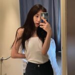Lee Chae-yeon Instagram - 딸기찹쌀떡 먹고 싶어서 징징..그래도 공주라고 해줘서 고마워 칭구야🍓