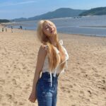 Lee Chae-yeon Instagram - #광고 #닥터벨머 #배드블루 #시카수분선크림 #선크림 #선크림추천 냐하 내가 좋아하는 베이비로션 냄새🌿 완전 쵹쵹..