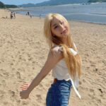 Lee Chae-yeon Instagram - #광고 #닥터벨머 #배드블루 #시카수분선크림 #선크림 #선크림추천 냐하 내가 좋아하는 베이비로션 냄새🌿 완전 쵹쵹..