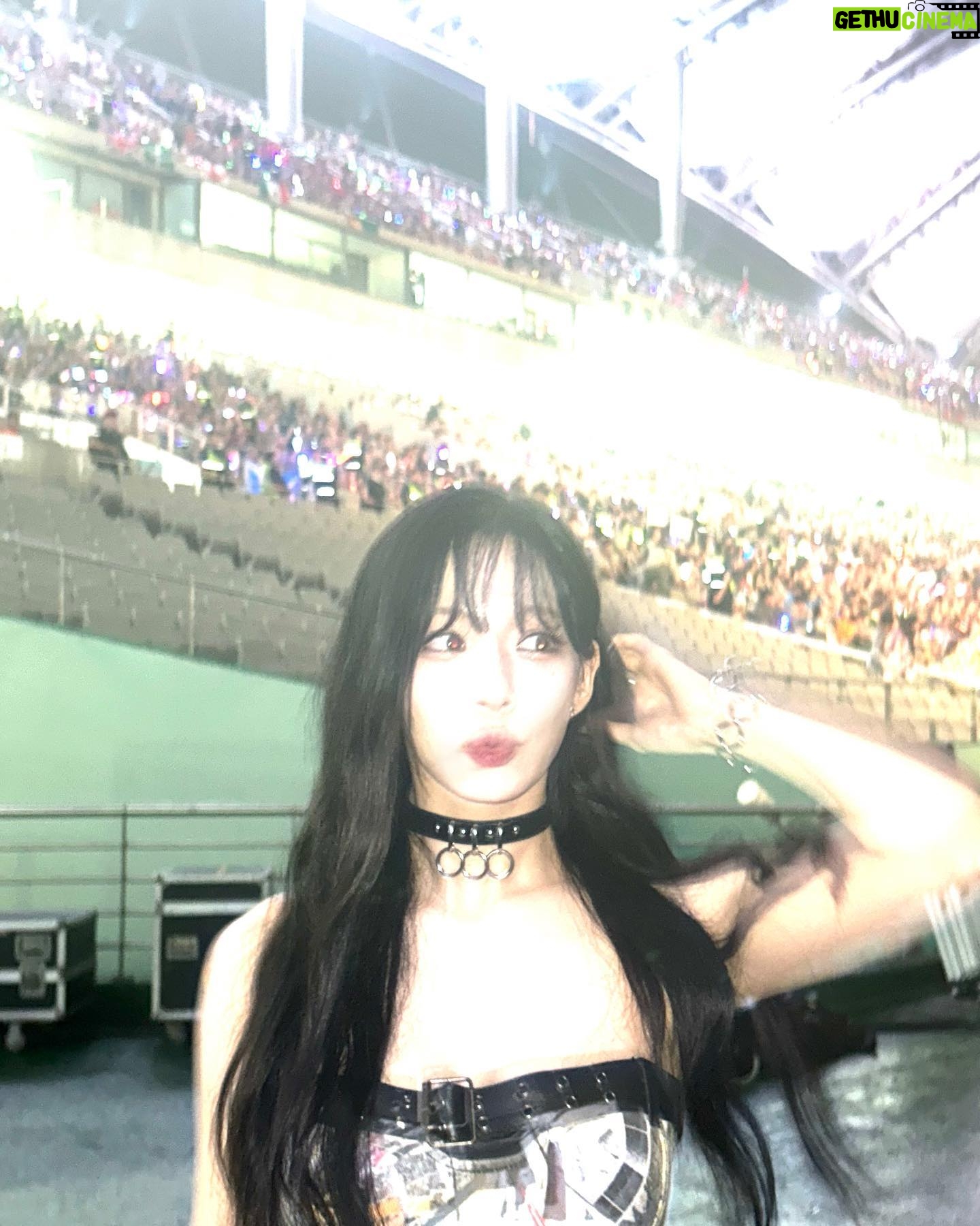 Lee Chae-young - 134.7K Likes - flash⚡️