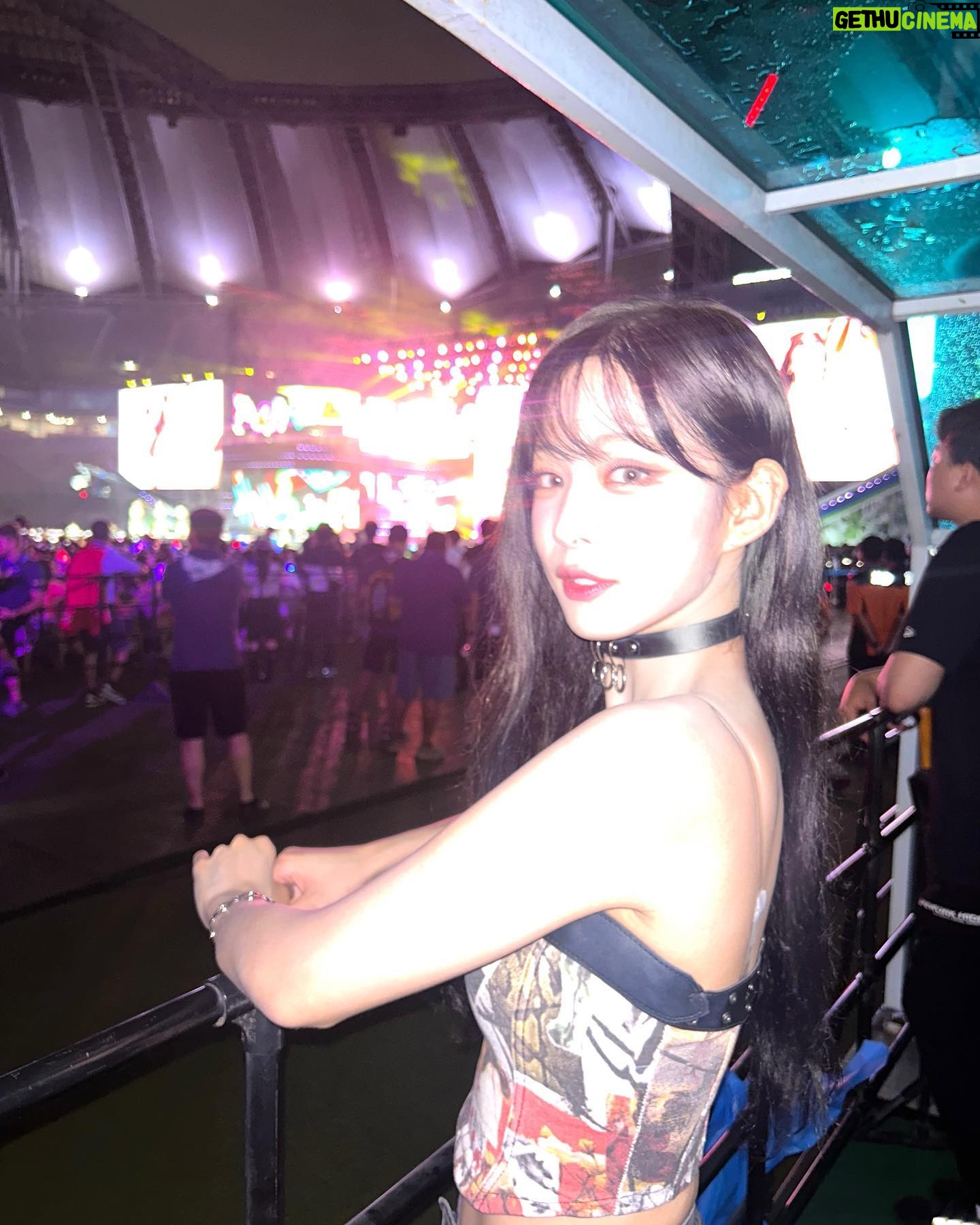 Lee Chae-young - 134.7K Likes - flash⚡️