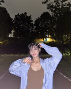 Lee Chae-young Instagram - 🌑