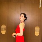 Lee Chae-young Instagram - 연말은 레드❤️