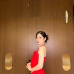 Lee Chae-young Instagram - 연말은 레드❤️
