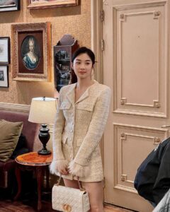 Lee Chung-ah Instagram - 시현이 환하게 웃던 그 날 with 깃털 🪽✨ #Celebrity #thebeginningofeverything