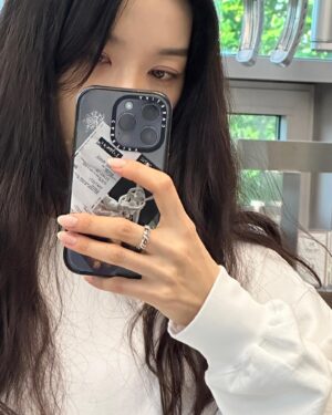 Lee Chung-ah Instagram - 🌳🤨🌳
