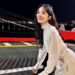 Lee Chung-ah Instagram - 함께 한 곳 보고 달려와준 연주 팀, 덕분에 잘 마칠 수 있었어 너무 고마워 🫶🏻 늘 곁에 있어준 내 동생들 영준 리안 지연 안나 다예 윤정이 든든한 살롱하츠 식구들 흥권 대표님 수빈원장님 나은쌤 언제나 서포트 초롱 실장님 앨로컴퍼니 그리고 덕균오빠 두진이사님 제이와이드 모든 식구들 ✨ 오늘을 빌어 깊은 감사를 전해요 이 봄, 또 하나의 작품을 지나 보냅니다 연주 안녕 ☁️ 안녀엉 🌤️ #하이드 2023.4~2024.4.28