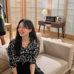 Lee Chung-ah Instagram - 함께 한 곳 보고 달려와준 연주 팀, 덕분에 잘 마칠 수 있었어 너무 고마워 🫶🏻 늘 곁에 있어준 내 동생들 영준 리안 지연 안나 다예 윤정이 든든한 살롱하츠 식구들 흥권 대표님 수빈원장님 나은쌤 언제나 서포트 초롱 실장님 앨로컴퍼니 그리고 덕균오빠 두진이사님 제이와이드 모든 식구들 ✨ 오늘을 빌어 깊은 감사를 전해요 이 봄, 또 하나의 작품을 지나 보냅니다 연주 안녕 ☁️ 안녀엉 🌤️ #하이드 2023.4~2024.4.28