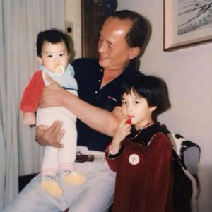 Lee Chung-ah Instagram - 🖍️ 누구나 어린이였다 :)