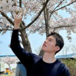 Lee Dong-wook Instagram - 벚꽃 예쁘다🌸🩷