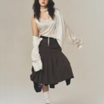 Lee Eun-saem Instagram – .
Photographer. @hongseongjip_
Art Director. @heizy.lim 
Stylist. @r.soll_office 
Makeup. @habibi.s2 
Hair. @myeongjae2ee_